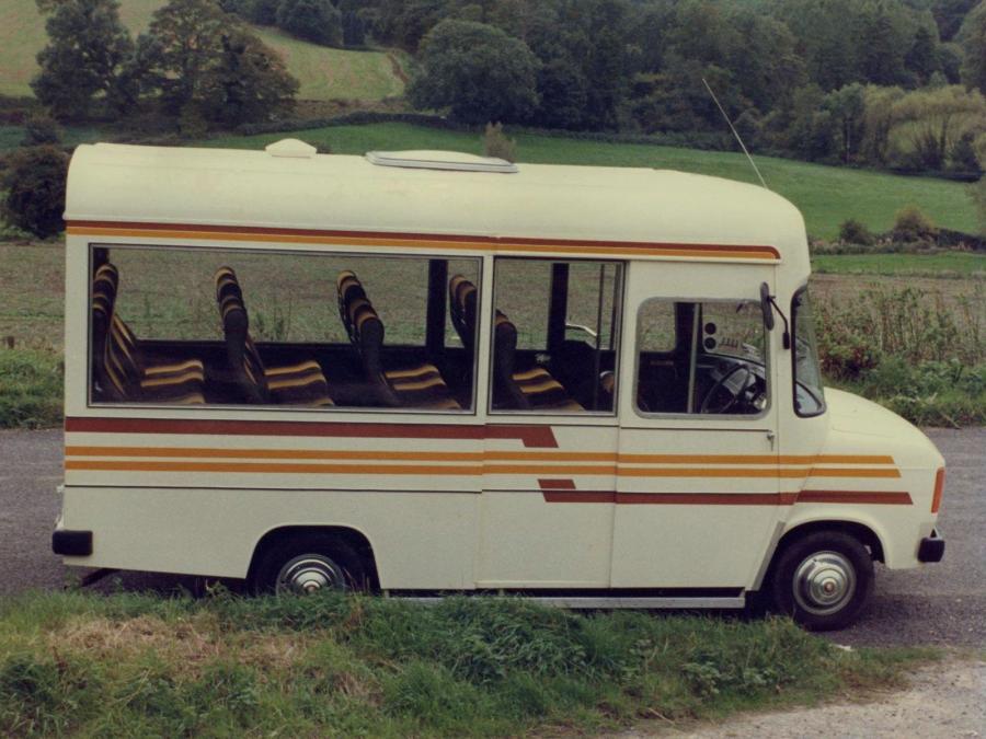  Ford Transit Coach 1978 года  (UK) (фото 2 из 2)